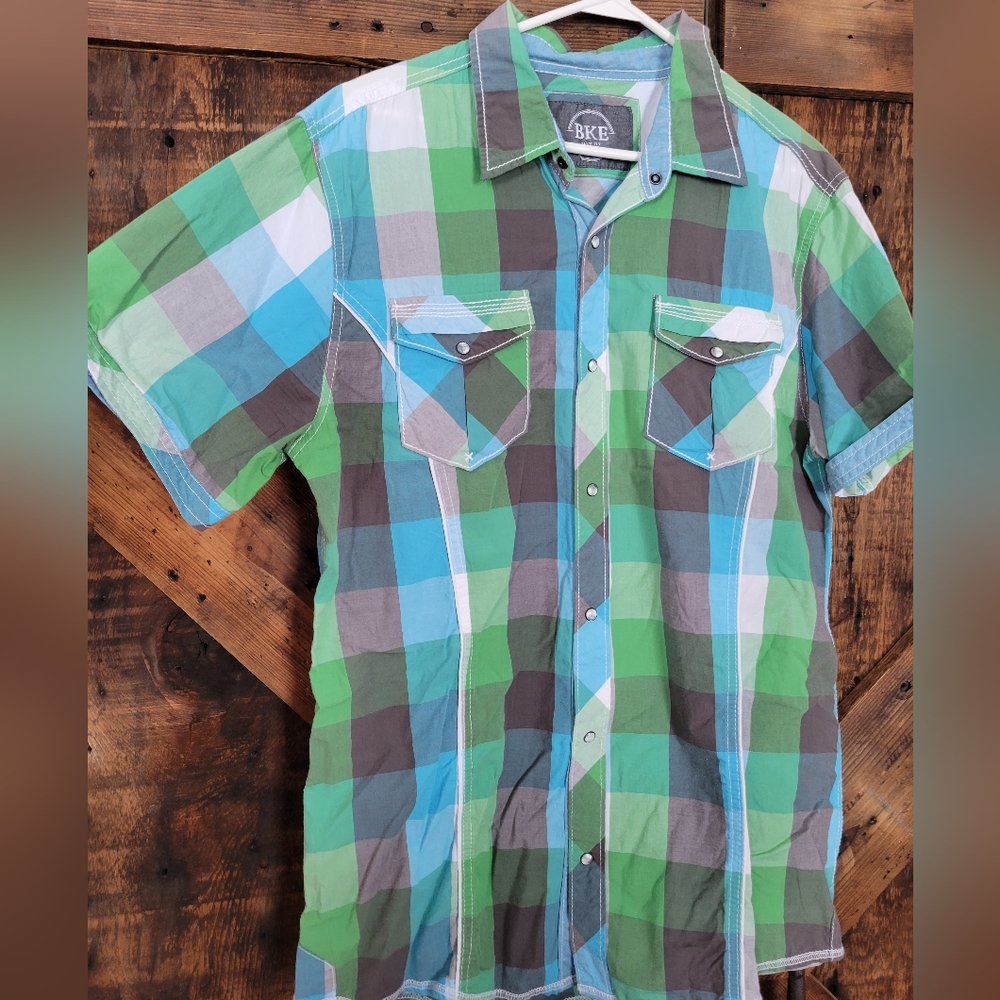 Buckle button down men's shirt